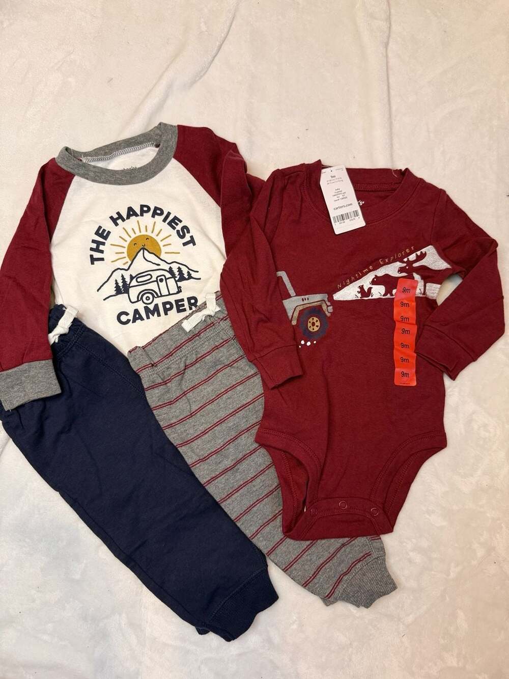 Carter's Baby Boy 4-Piece "The Happiest Camper" & "Nightime Explorer" Layette Se
